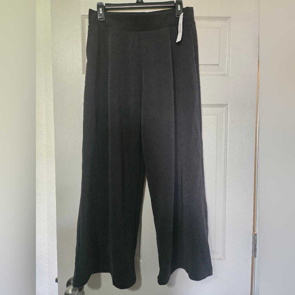 Women's Black Wide-Leg Soft Sweatpants